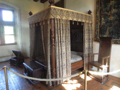 Amboise-bedroom.jpg