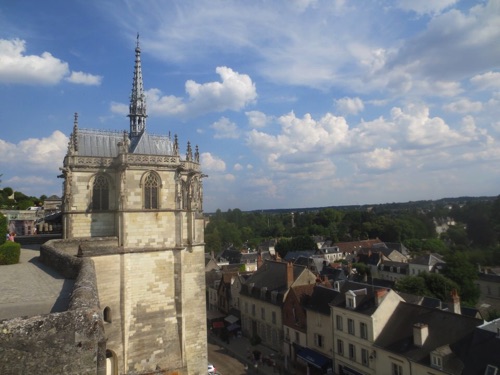 Amboise-view-with-chapel.jpg