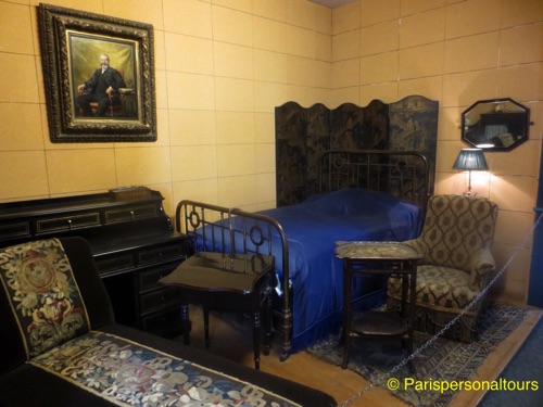 Proust-bedroom.jpg