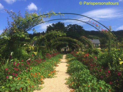 Giverny-central-alley.jpg