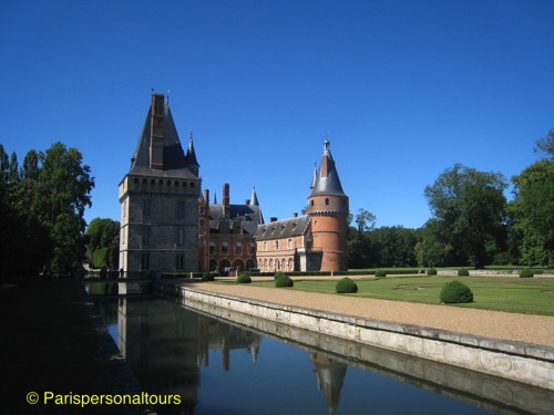 Maintenon-from-a-distance.JPG